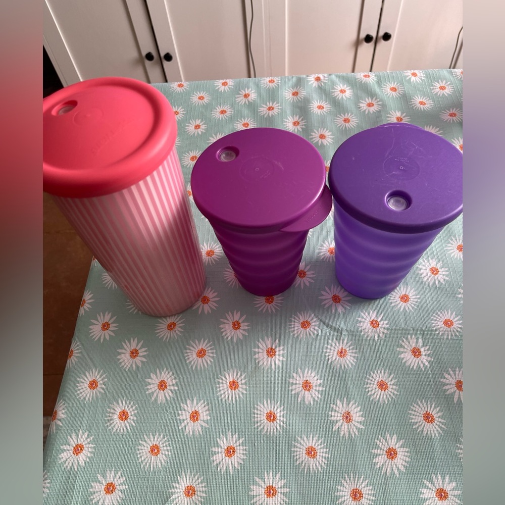 Tupperware cups - Picture 2 of 2